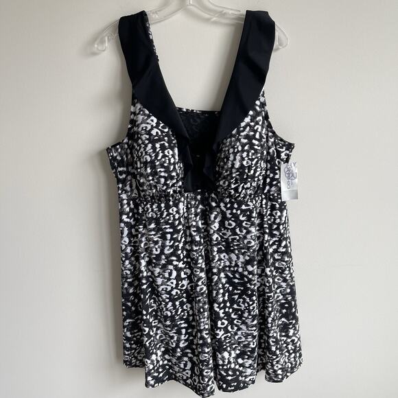CATHERINE'S Plus Size Printed Ruffles Swim Dress Size 24W Black White - Picture 1 of 16
